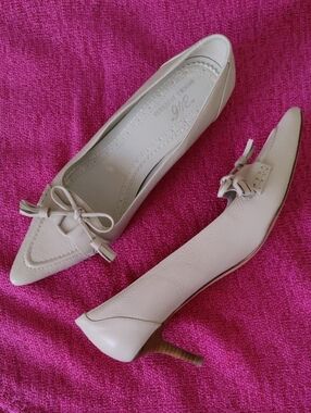Brooks Brothers Cream Leather Pointed-Toe Tassel Bow Kitten Heels, 7.5